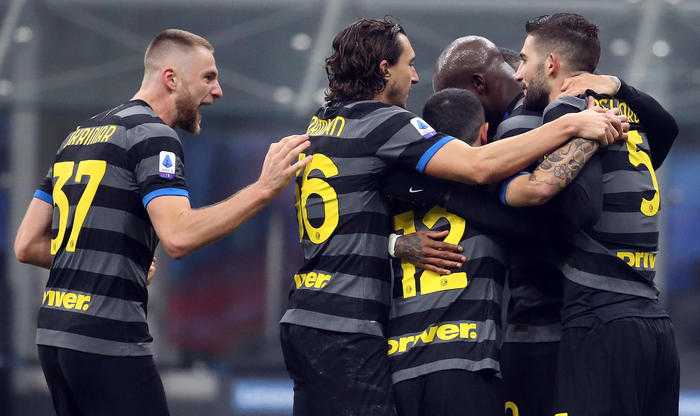 Serie A. Il Milan frena e l’Inter ne approfitta che batte il Napoli 1 a 0